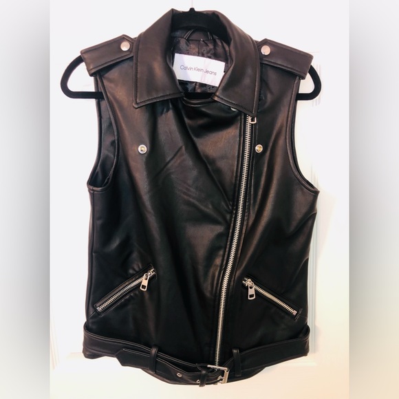 Calvin Klein Vest (XS) - Picture 4 of 7